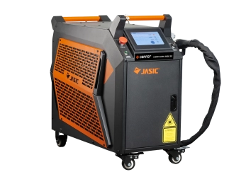 Аппарат для ручной лазерной сварки и резки Сварог Laser Сlean 3.0